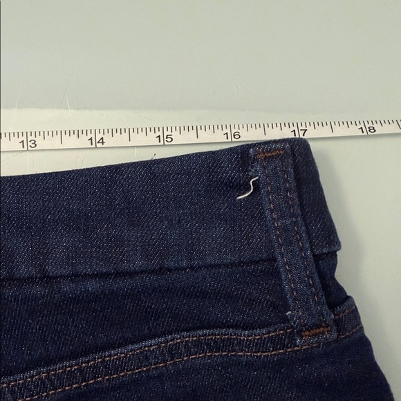 Banana Republic Low Rise Bootcut Jeans - Picture 5 of 6